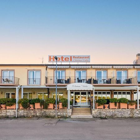 Hotel Zlatna Vala Umago Esterno foto
