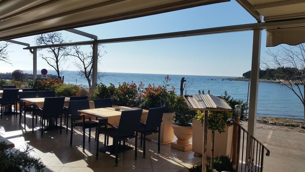 Hotel Zlatna Vala Umago Esterno foto