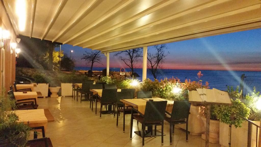Hotel Zlatna Vala Umago Esterno foto